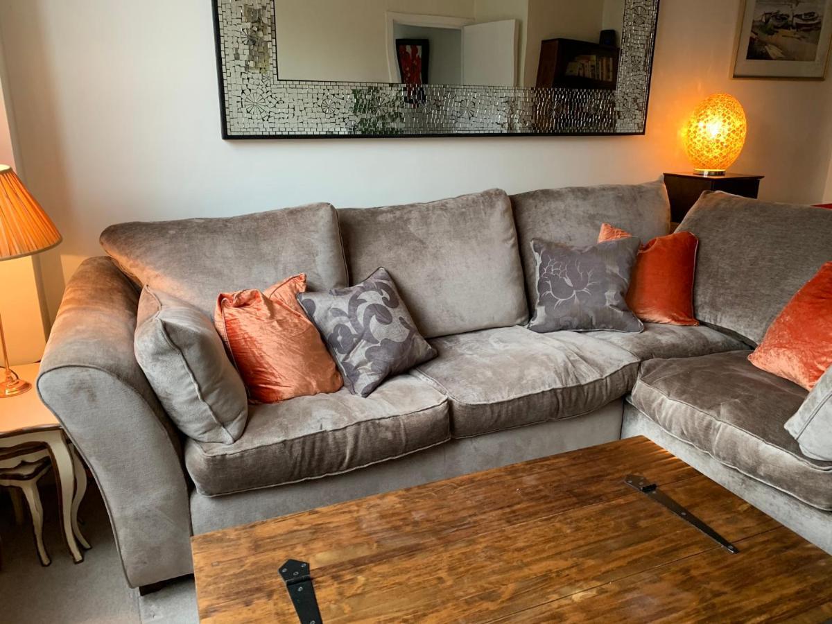 4 The Courtyard Central Windsor 2Br Extérieur photo